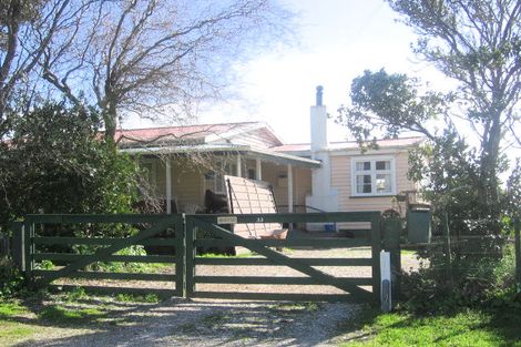 Photo of property in 33 West Coast Road, Te Kopuru, 0391