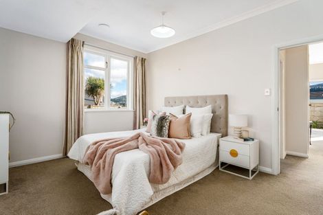 Photo of property in 23 Lucknow Terrace, Khandallah, Wellington, 6035
