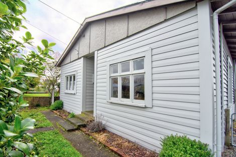 Photo of property in 30 Cambridge Terrace, Masterton, 5810