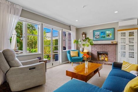 Photo of property in 6d Buisson Glade, West Harbour, Auckland, 0618