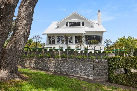 Photo of property in 132 Pendarves Street, New Plymouth, 4312