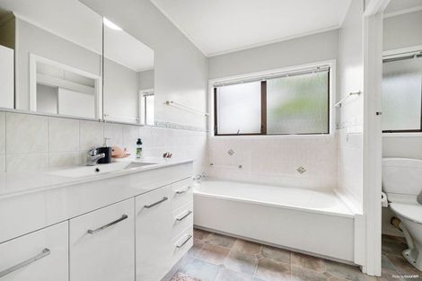 Photo of property in 75 Powrie Street, Glenfield, Auckland, 0629