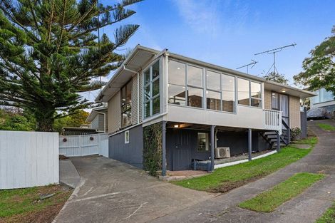 Photo of property in 1/16 Hogans Road, Glenfield, Auckland, 0629