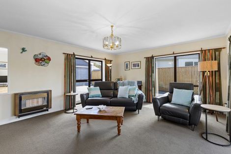 Photo of property in 19 Memphis Grove, Totara Park, Upper Hutt, 5018
