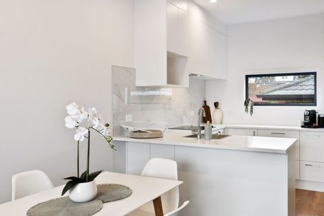 Photo of property in 3 Meg Lane, Glen Eden, Auckland, 0602