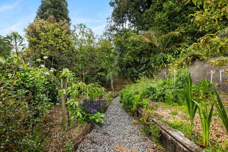 Photo of property in 331 Devon Street West, New Plymouth, 4310