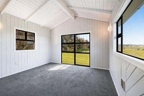 Photo of property in 42 Rimmer Road, Helensville, 0875