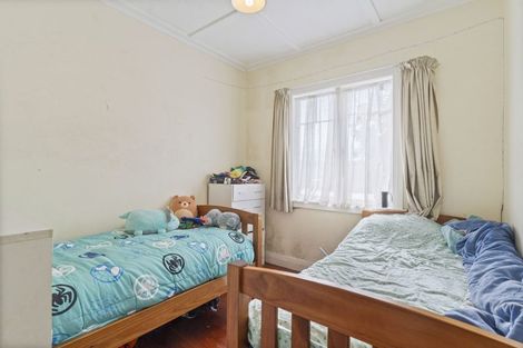 Photo of property in 2 Keeling Road, Henderson, Auckland, 0612