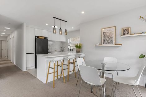 Photo of property in 2/58 Botany Road, Botany Downs, Auckland, 2010