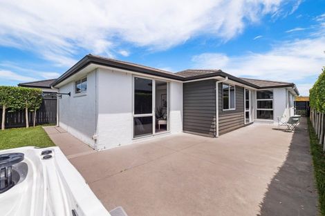 Photo of property in 17 Pimelea Street, Papamoa Beach, Papamoa, 3118