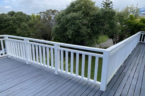 Photo of property in 74 Travis View Drive, Fairview Heights, Auckland, 0632