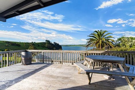 Photo of property in 23 Oxford Street, Whakapirau, 0583