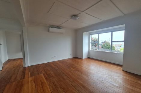 Photo of property in 54 Pioneer Road, Moturoa, New Plymouth, 4310