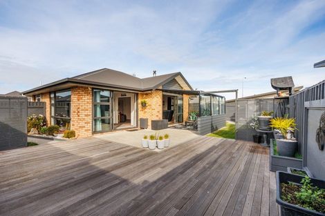 Photo of property in 12 Lorenzo Place, Kelvin Grove, Palmerston North, 4414