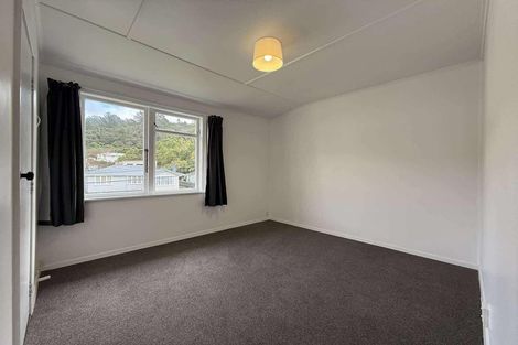 Photo of property in 9 Wainhouse Street, Stokes Valley, Lower Hutt, 5019