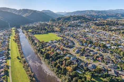 Photo of property in 11 Roband Crescent, Brown Owl, Upper Hutt, 5018