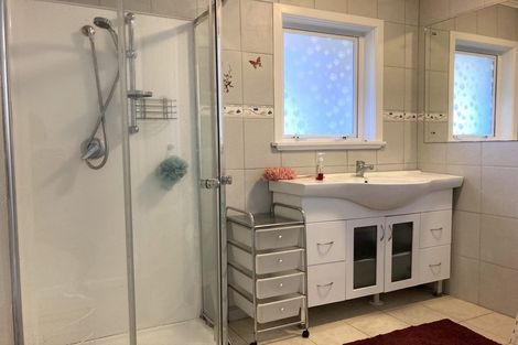 Photo of property in 14 Fairdene Avenue, Henderson, Auckland, 0610