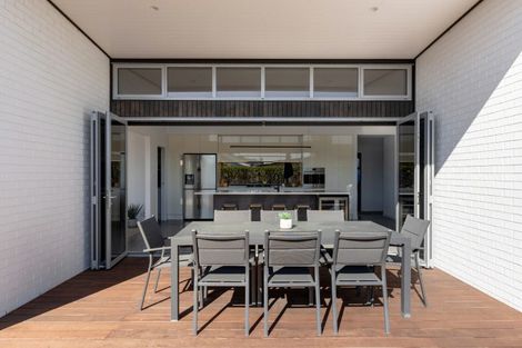 Photo of property in 2 Makura Drive, Papamoa Beach, Papamoa, 3118