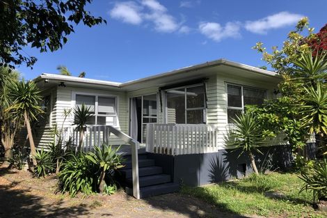 Photo of property in 61 Kauri Road, Stanmore Bay, Whangaparaoa, 0932