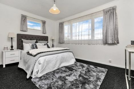 Photo of property in 16 Patts Avenue, Glendene, Auckland, 0602