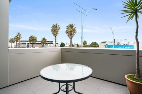 Photo of property in 2/281 Maunganui Road, Mount Maunganui, 3116