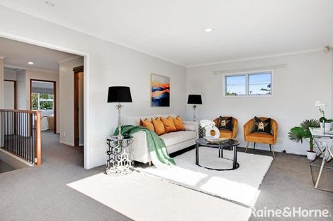 Photo of property in 2/90 Rosier Road, Glen Eden, Auckland, 0602
