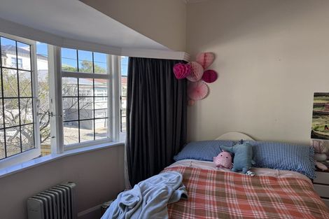 Photo of property in 9 Rixon Grove, Mount Victoria, Wellington, 6011