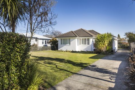 Photo of property in 18 Ake Ake Avenue, Hokowhitu, Palmerston North, 4410