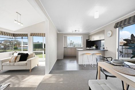 Photo of property in 67 Sandwich Road, St Andrews, Hamilton, 3200