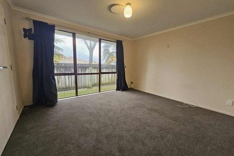 Photo of property in 37 Mcewen Crescent, Riverstone Terraces, Upper Hutt, 5018