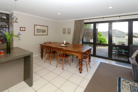 Photo of property in 15 Parkwood Place, Huntington, Hamilton, 3210