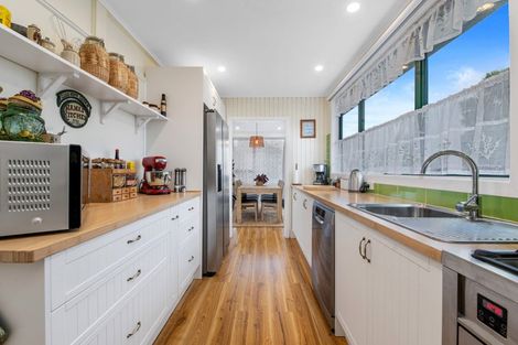 Photo of property in 13 Cairngorm Place, Tokoroa, 3420