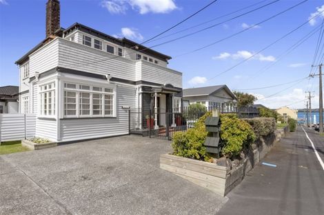 Photo of property in 12a /1 Church Street, Devonport, Auckland, 0624