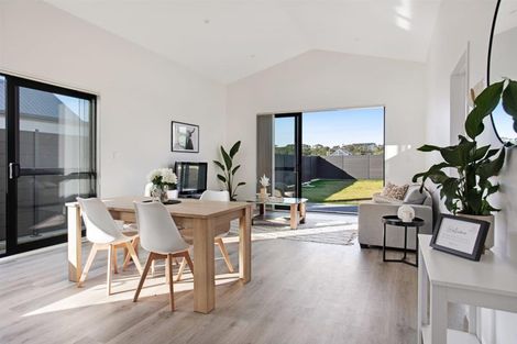 Photo of property in 12 Mataikokako Loop, Kawakawa Bay, 2585