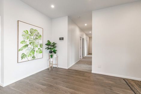 Photo of property in 42 Schoolside Road, Kumeu, 0810