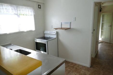 Photo of property in 5 Miltonia Avenue, Te Atatu South, Auckland, 0610