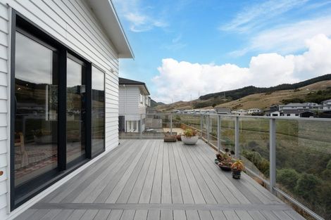 Photo of property in 16 Rochdale Drive, Churton Park, Wellington, 6037
