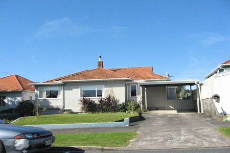 Photo of property in 105 Brooklands Road, Brooklands, New Plymouth, 4310