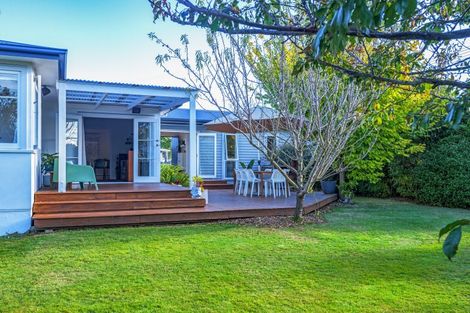 Photo of property in 1 Sinclair Avenue, Highbury, Palmerston North, 4412