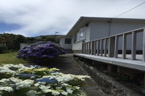 Photo of property in 41 Salford Street, Newlands, Wellington, 6037