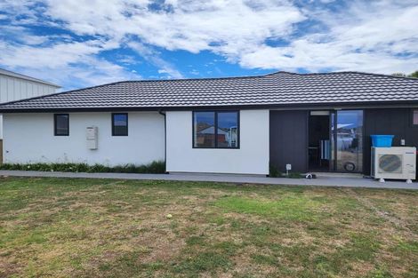 Photo of property in 63 Wairau Road, Oakura, 4314
