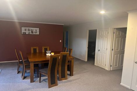 Photo of property in 27 View Ridge Drive, Ranui, Auckland, 0612