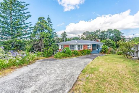 Photo of property in 28 Cheriton Road, Mellons Bay, Auckland, 2014