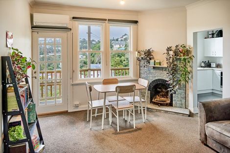 Photo of property in 24 Garden Road, Northland, Wellington, 6012