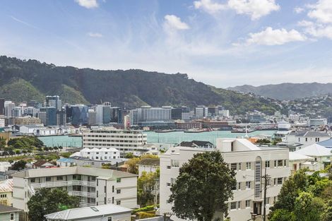 Photo of property in Kingsgate Flats, 10 Austin Street, Mount Victoria, Wellington, 6011