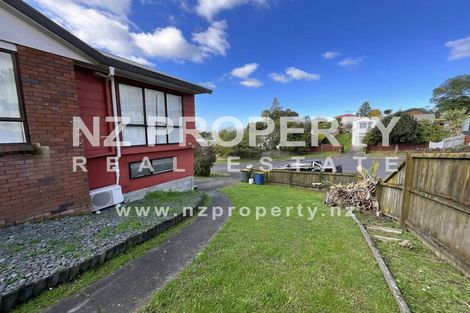 Photo of property in 13 Kearney Place, Massey, Auckland, 0614