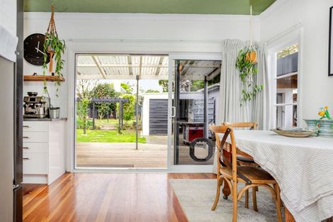 Photo of property in 38 Queen Street, Dannevirke, 4930