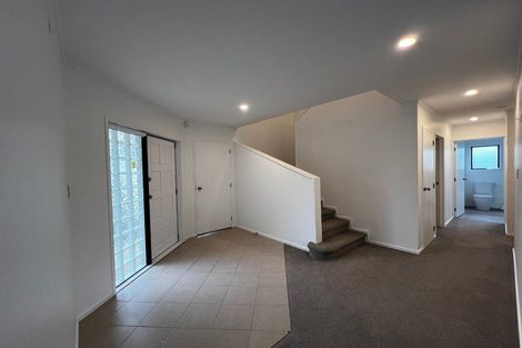 Photo of property in 5 Goldfinch Rise, Unsworth Heights, Auckland, 0632