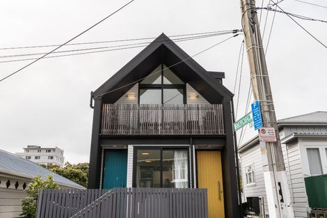 Photo of property in 17u2 Nairn Street, Mount Cook, Wellington, 6011