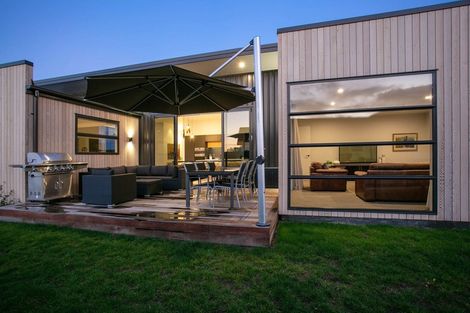 Photo of property in 17 Mike Smith Drive, Cambridge, 3434